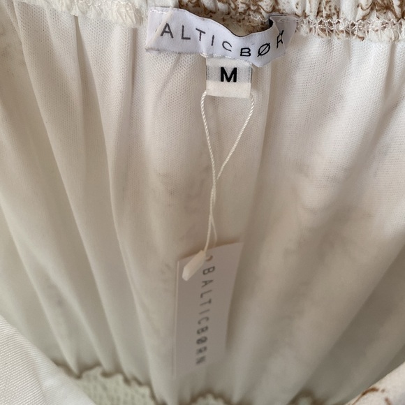 NWT Women’s size Medium BALTIC BORN tan and white floral maxi dress. - Picture 4 of 8